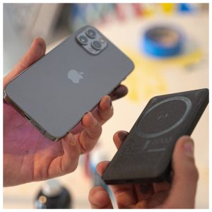 mophie® Snap+ Mini 5000 mAh Wireless Power Bank